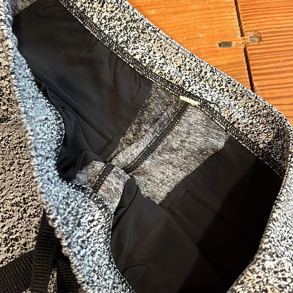 Lululemon Women’s Drawstring Trousers